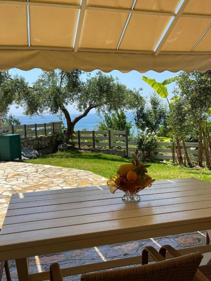 Triantis Apartments Lygia  Bagian luar foto