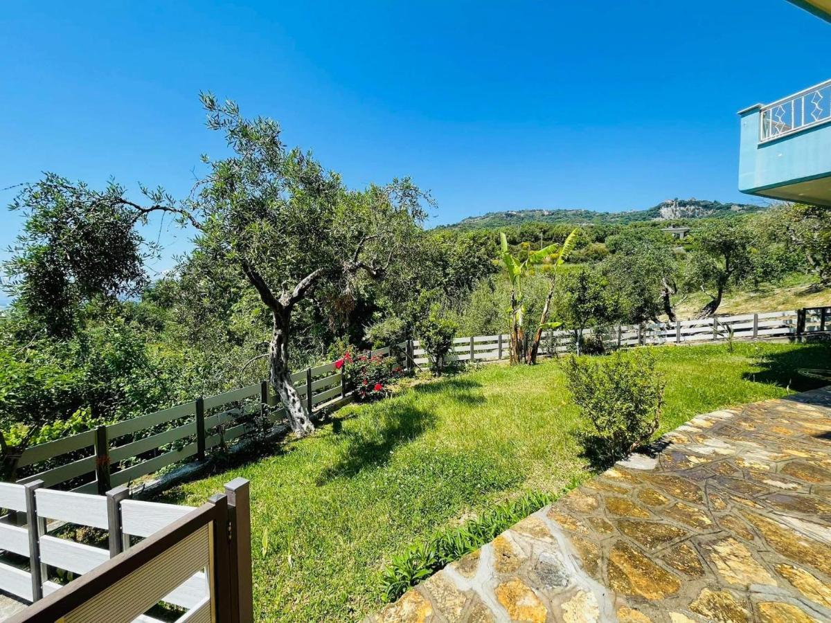 Triantis Apartments Lygia  Bagian luar foto