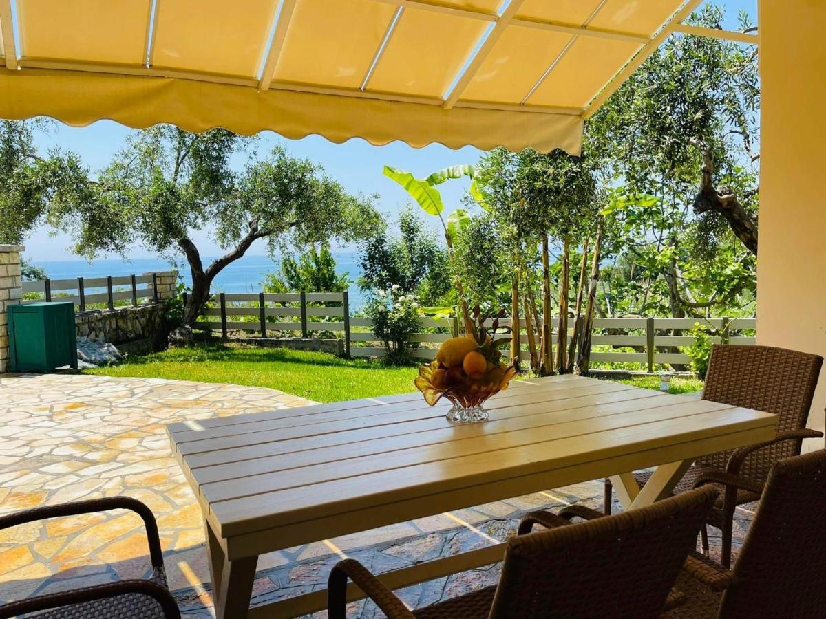 Triantis Apartments Lygia  Bagian luar foto