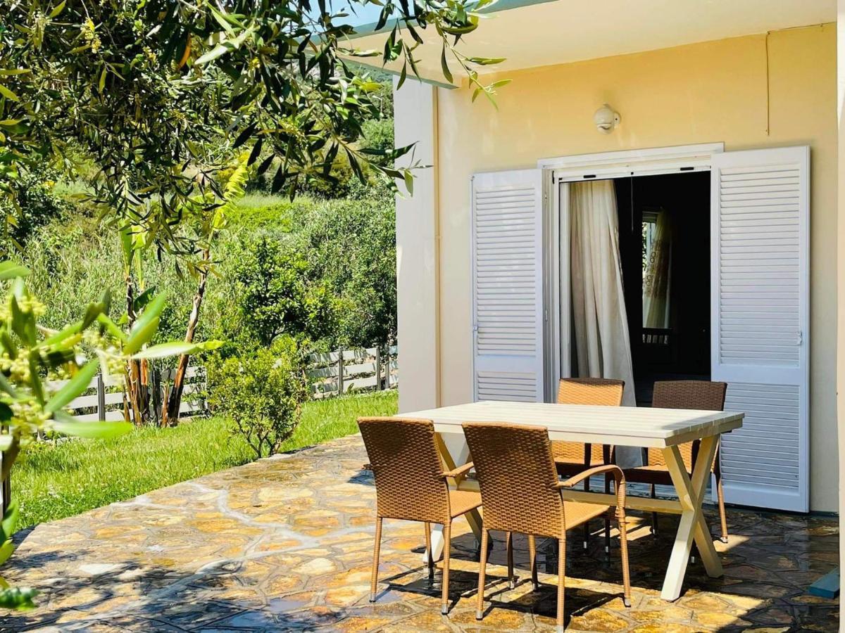 Triantis Apartments Lygia  Bagian luar foto