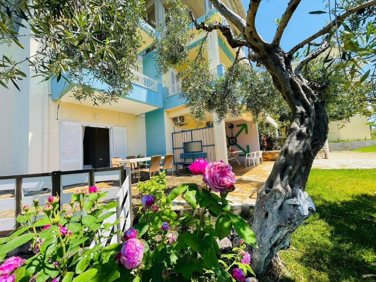Triantis Apartments Lygia  Bagian luar foto