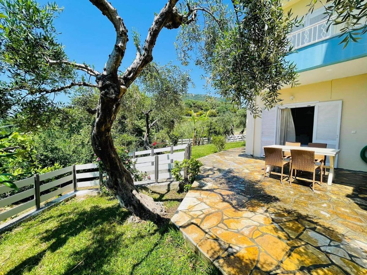 Triantis Apartments Lygia  Bagian luar foto