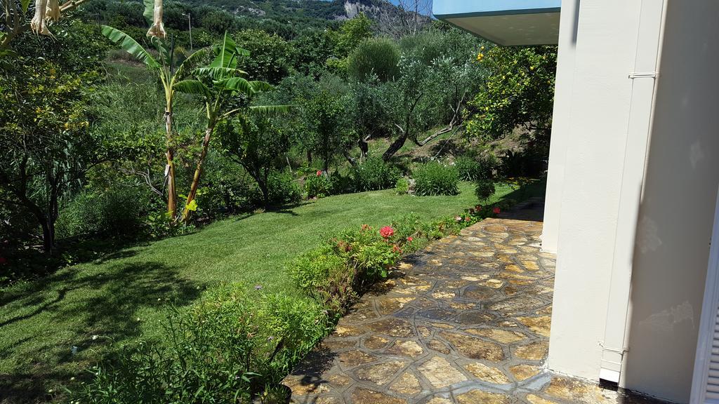 Triantis Apartments Lygia  Bagian luar foto