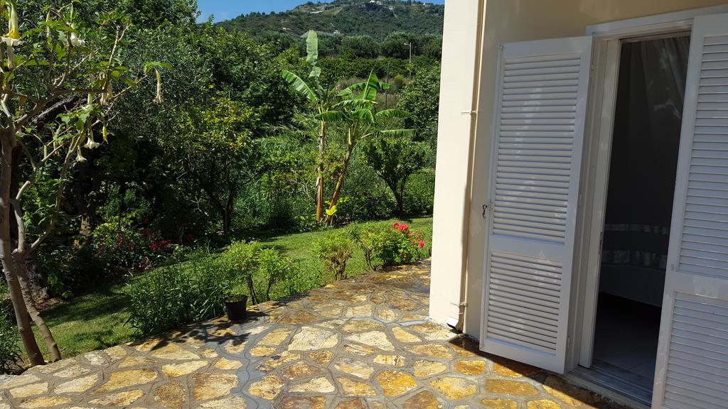 Triantis Apartments Lygia  Bagian luar foto